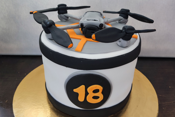Drone cake #fondant work cake design#shorts#ytshorts#Dels creations # -  YouTube